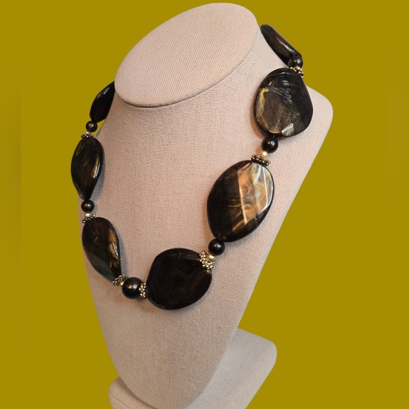 Chunky Lightweight Tortoise Shell Beaded Necklace - Picture 3 of 6